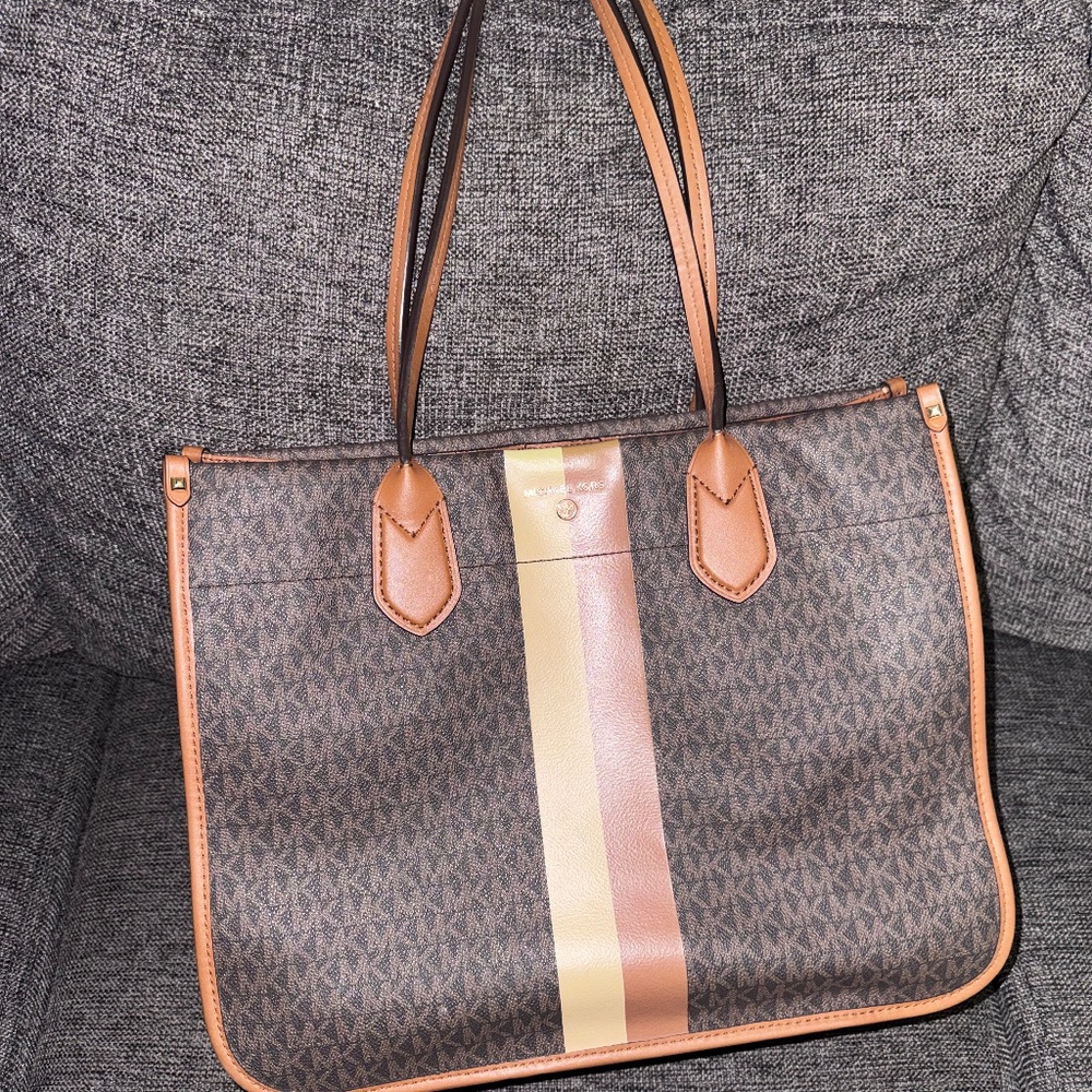 Michael Kors Tote